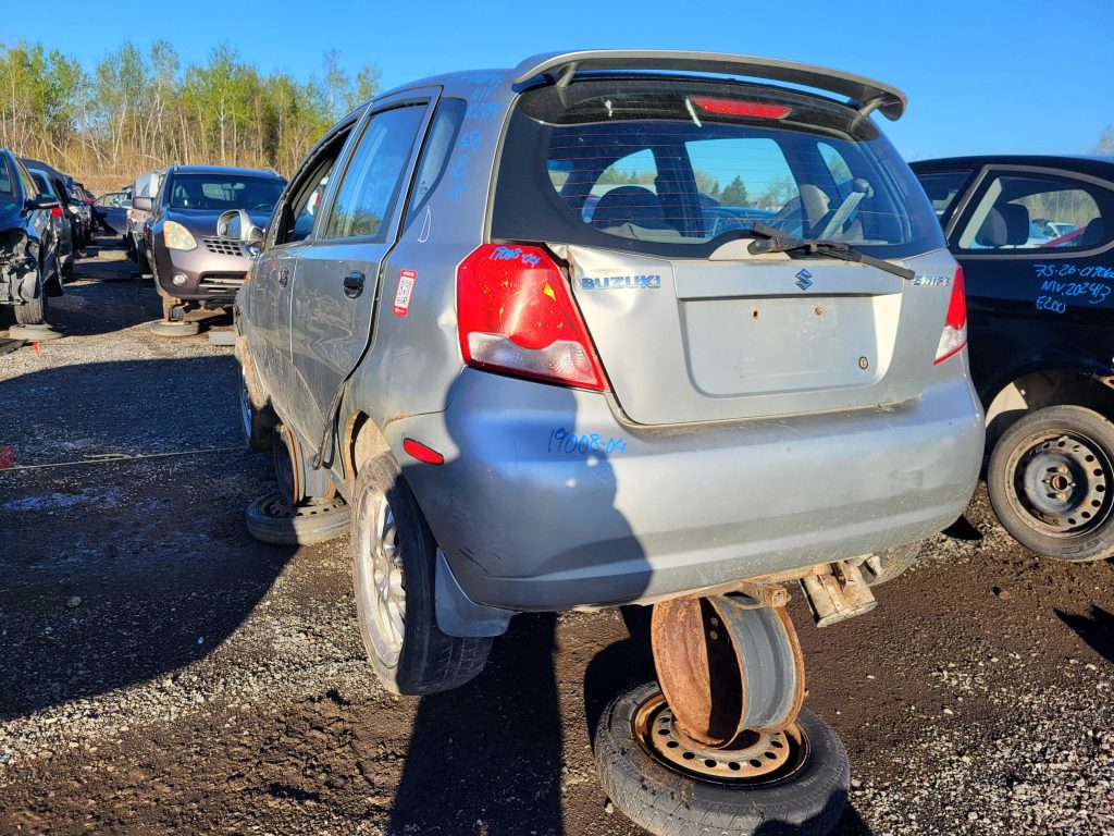 SUZUKI SWIFT 2004