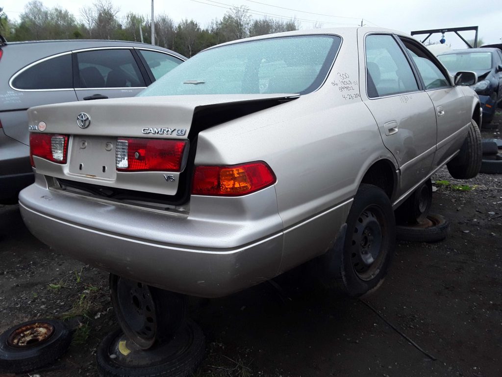 TOYOTA CAMRY 2001