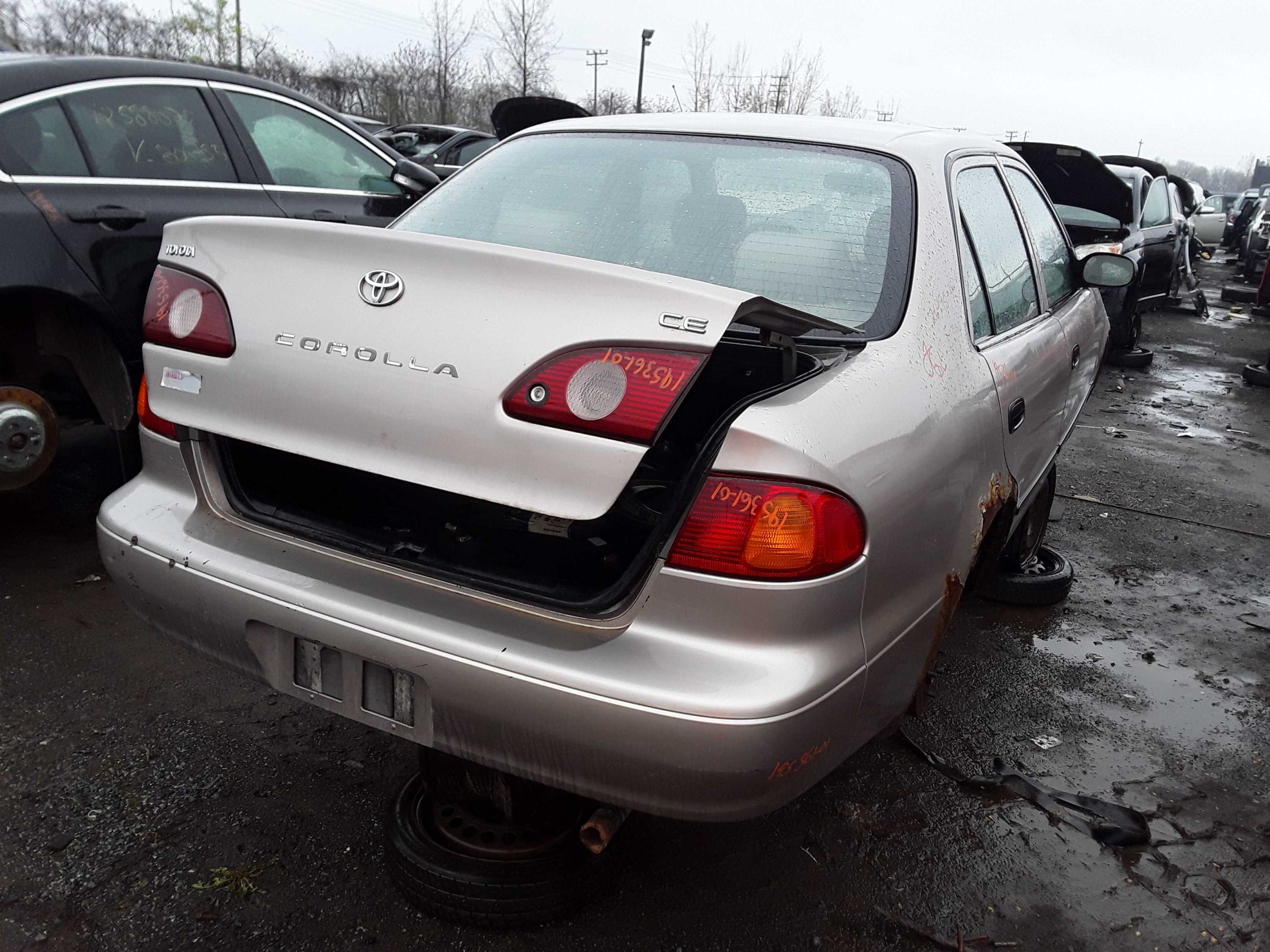 TOYOTA COROLLA 2001