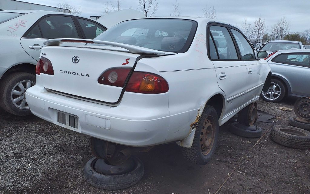 TOYOTA COROLLA 2001