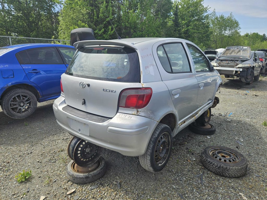 TOYOTA ECHO 2004