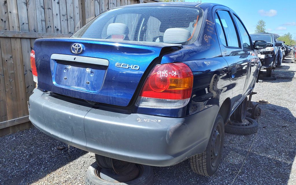TOYOTA ECHO 2004