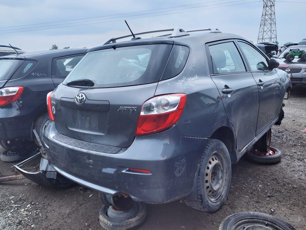 TOYOTA MATRIX 2010
