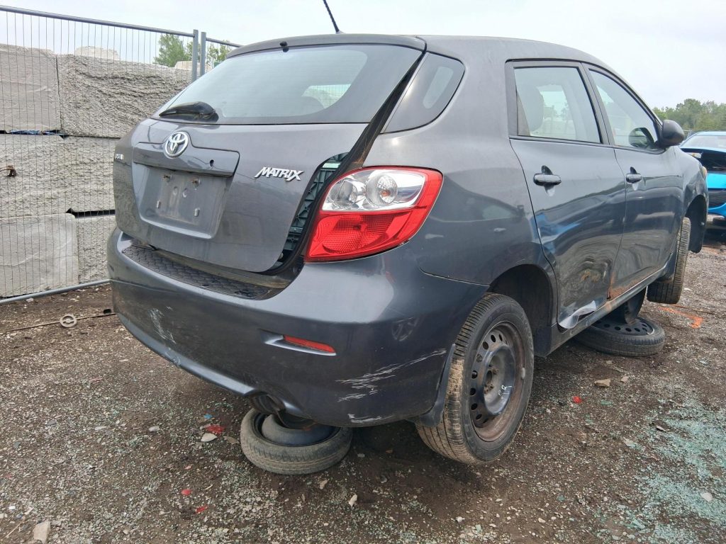 TOYOTA MATRIX 2010