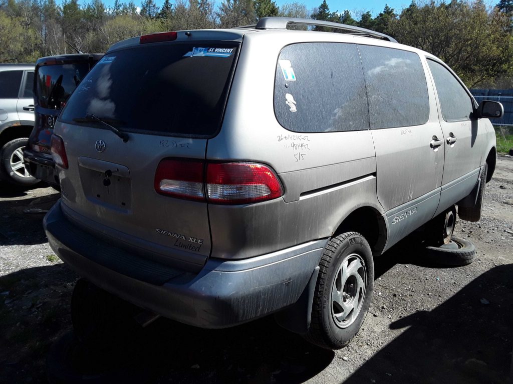 TOYOTA SIENNA 2002