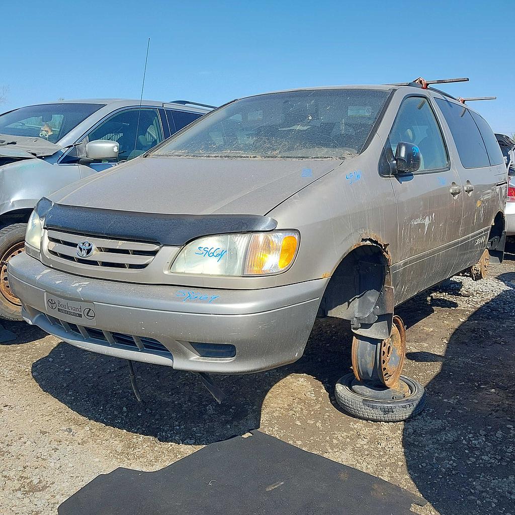 TOYOTA SIENNA 2002