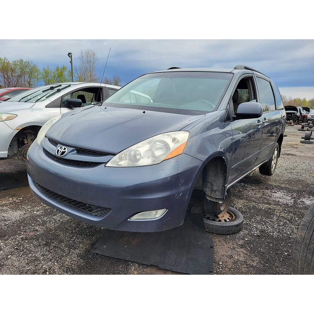 TOYOTA SIENNA 2008
