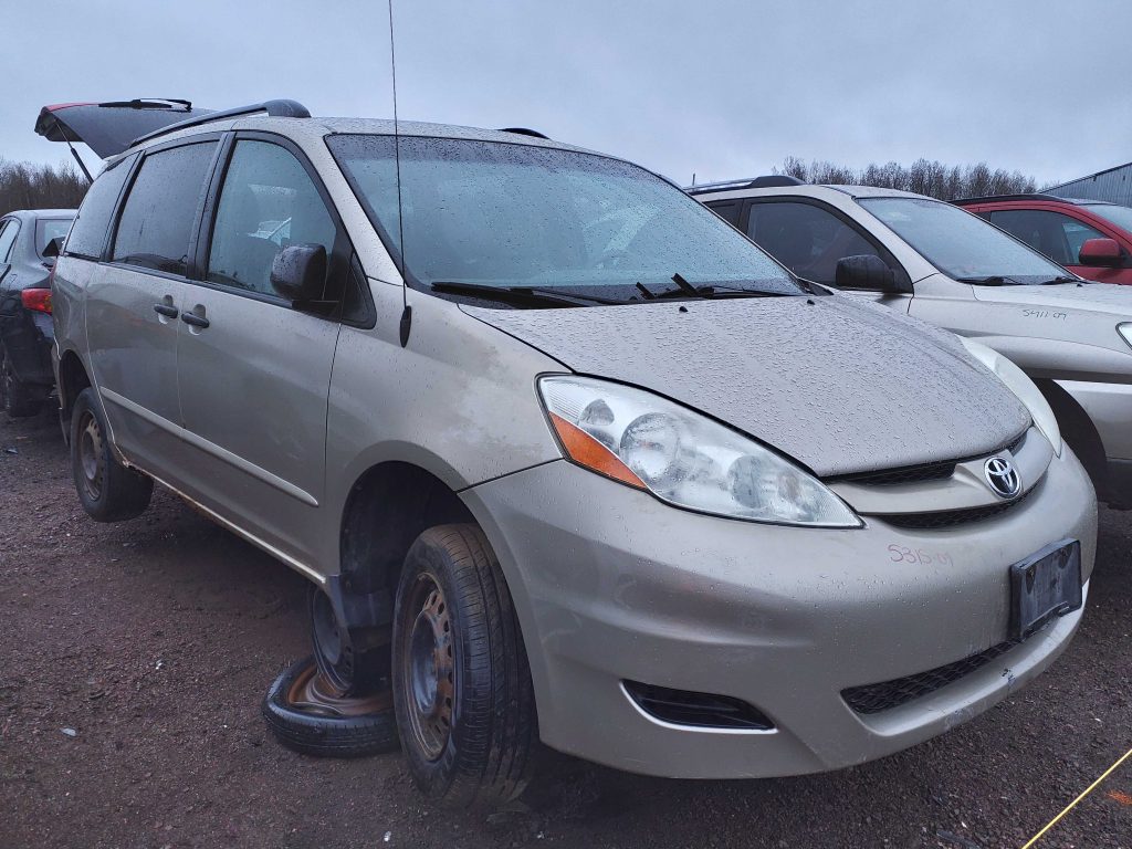 TOYOTA SIENNA 2009