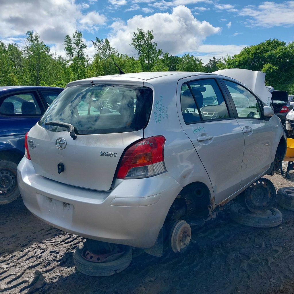 TOYOTA YARIS 2009