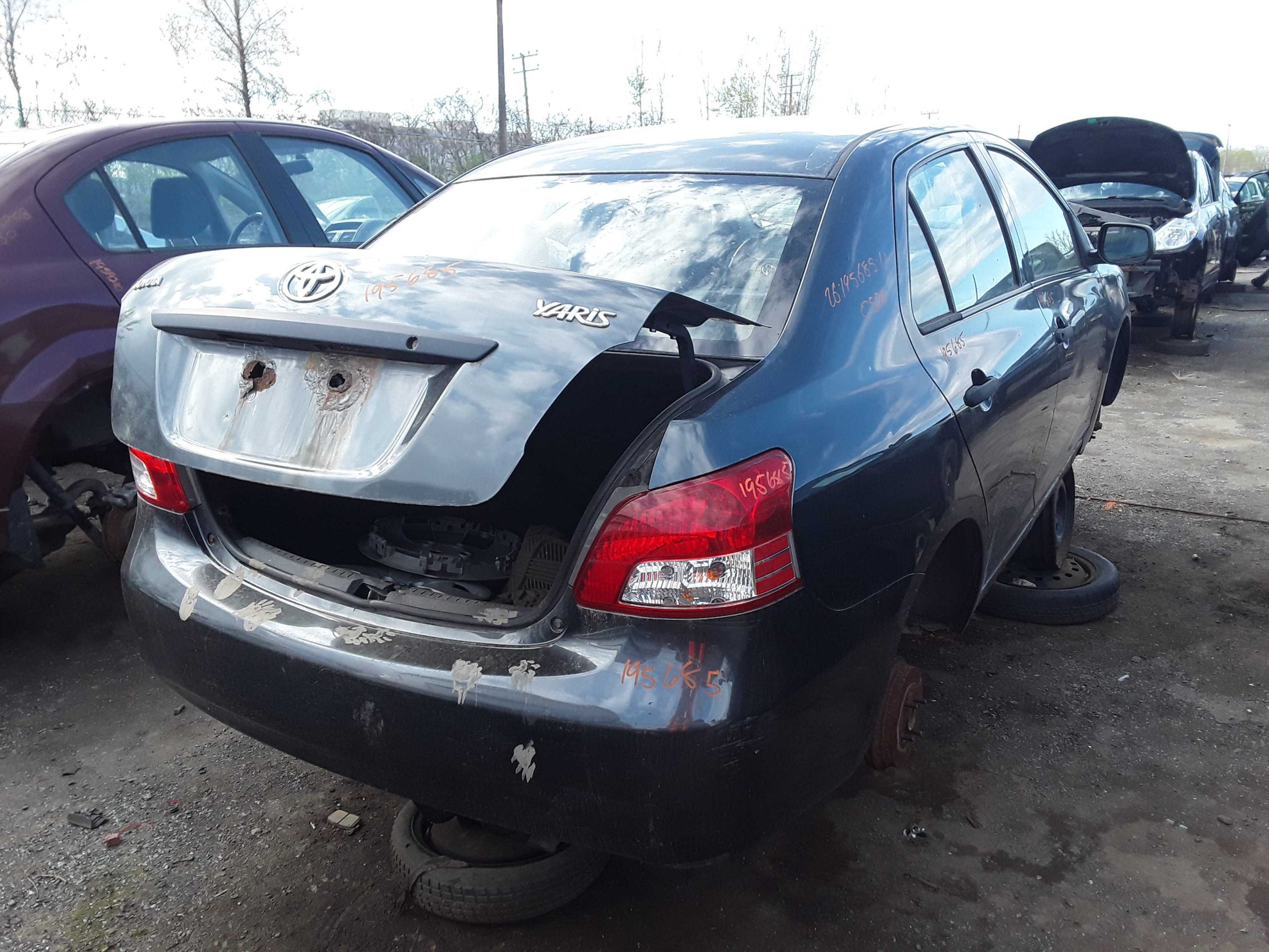 TOYOTA YARIS 2011
