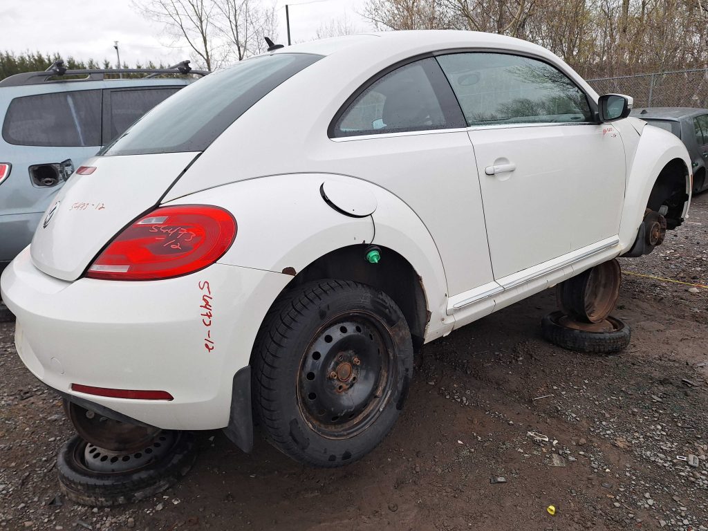 VOLKSWAGEN BEETLE 2012