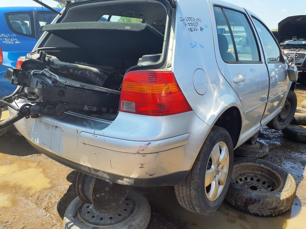 VOLKSWAGEN GOLF 2004