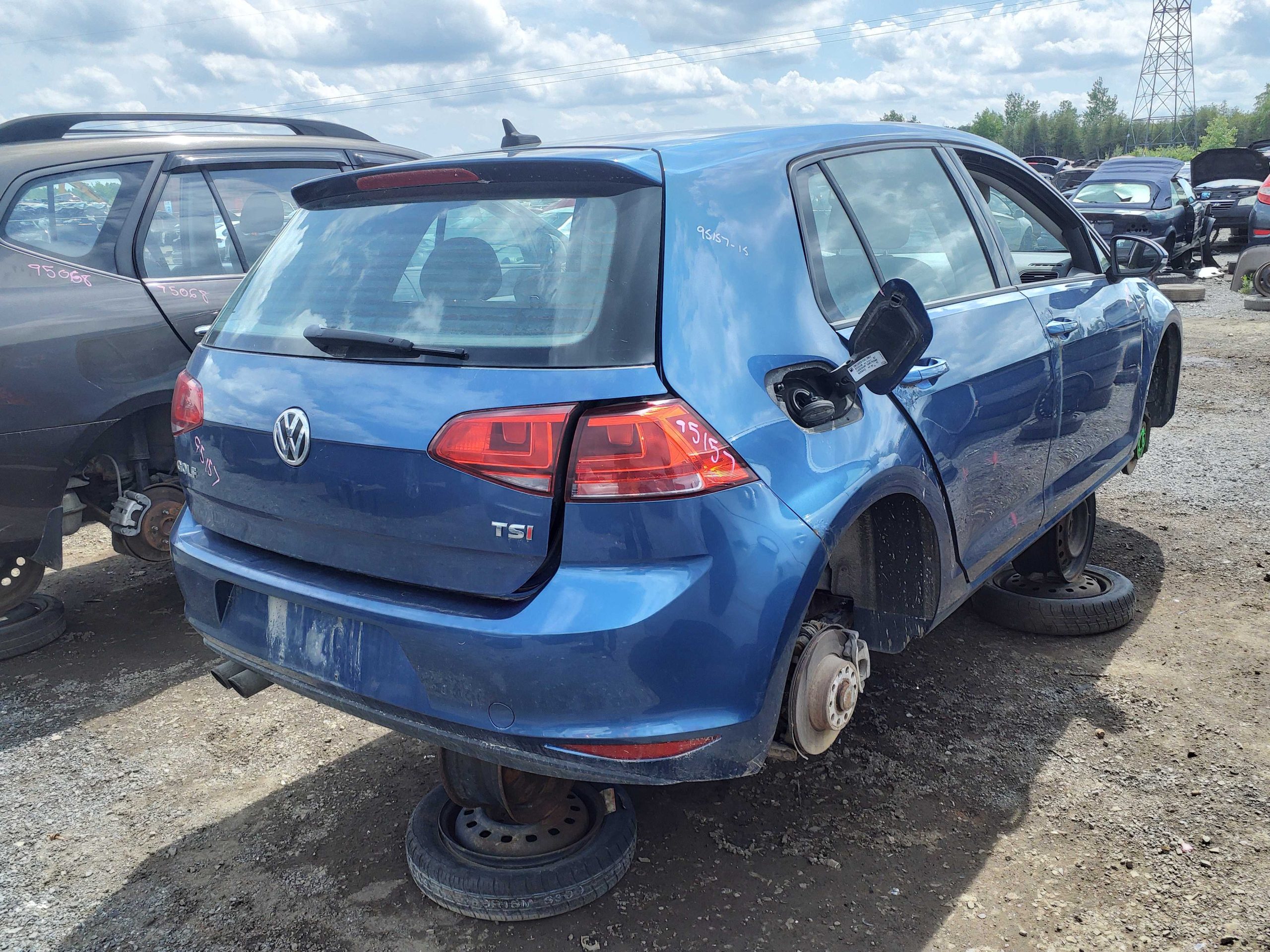VOLKSWAGEN GOLF 2015