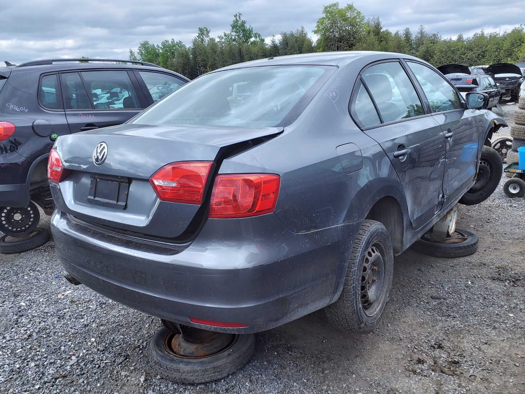 VOLKSWAGEN JETTA 2011