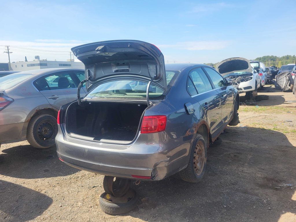 VOLKSWAGEN JETTA 2011