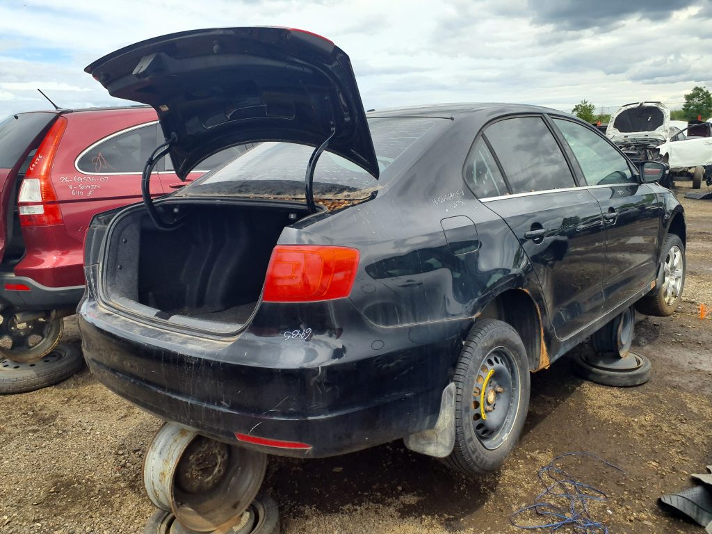 VOLKSWAGEN JETTA 2011