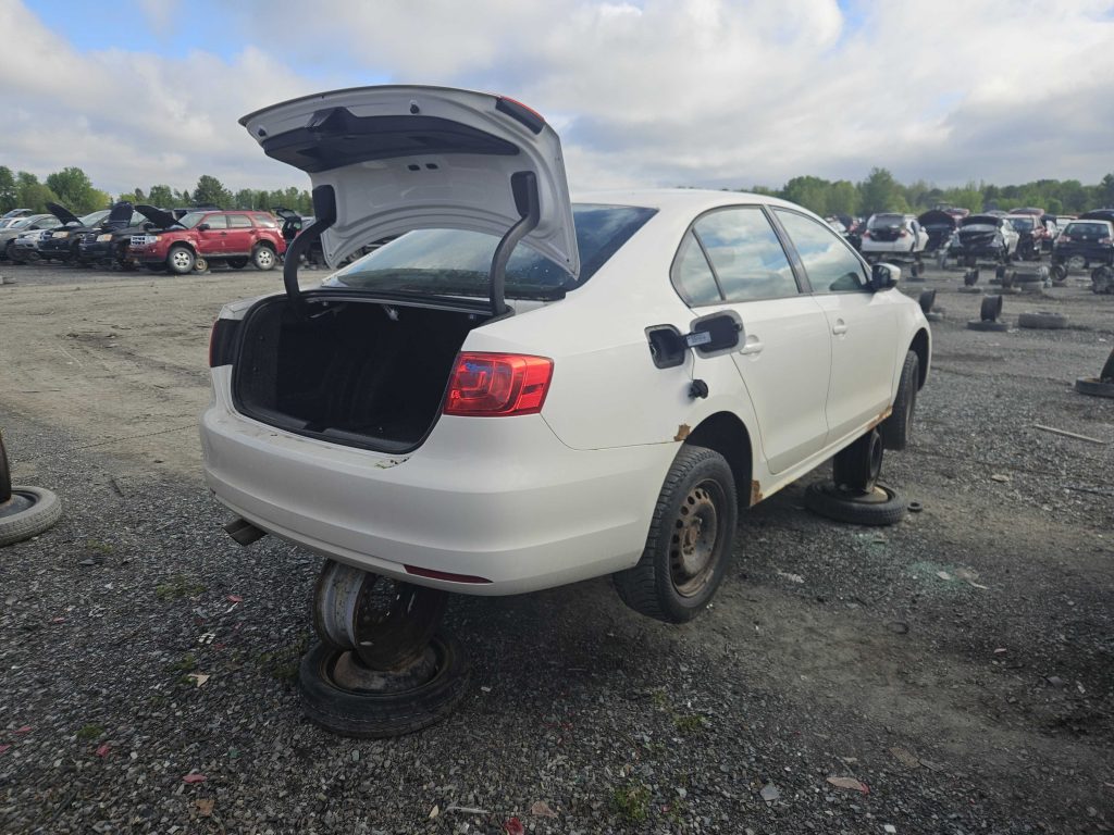 VOLKSWAGEN JETTA 2014
