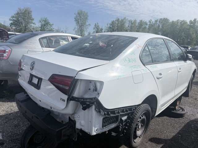 VOLKSWAGEN JETTA 2016