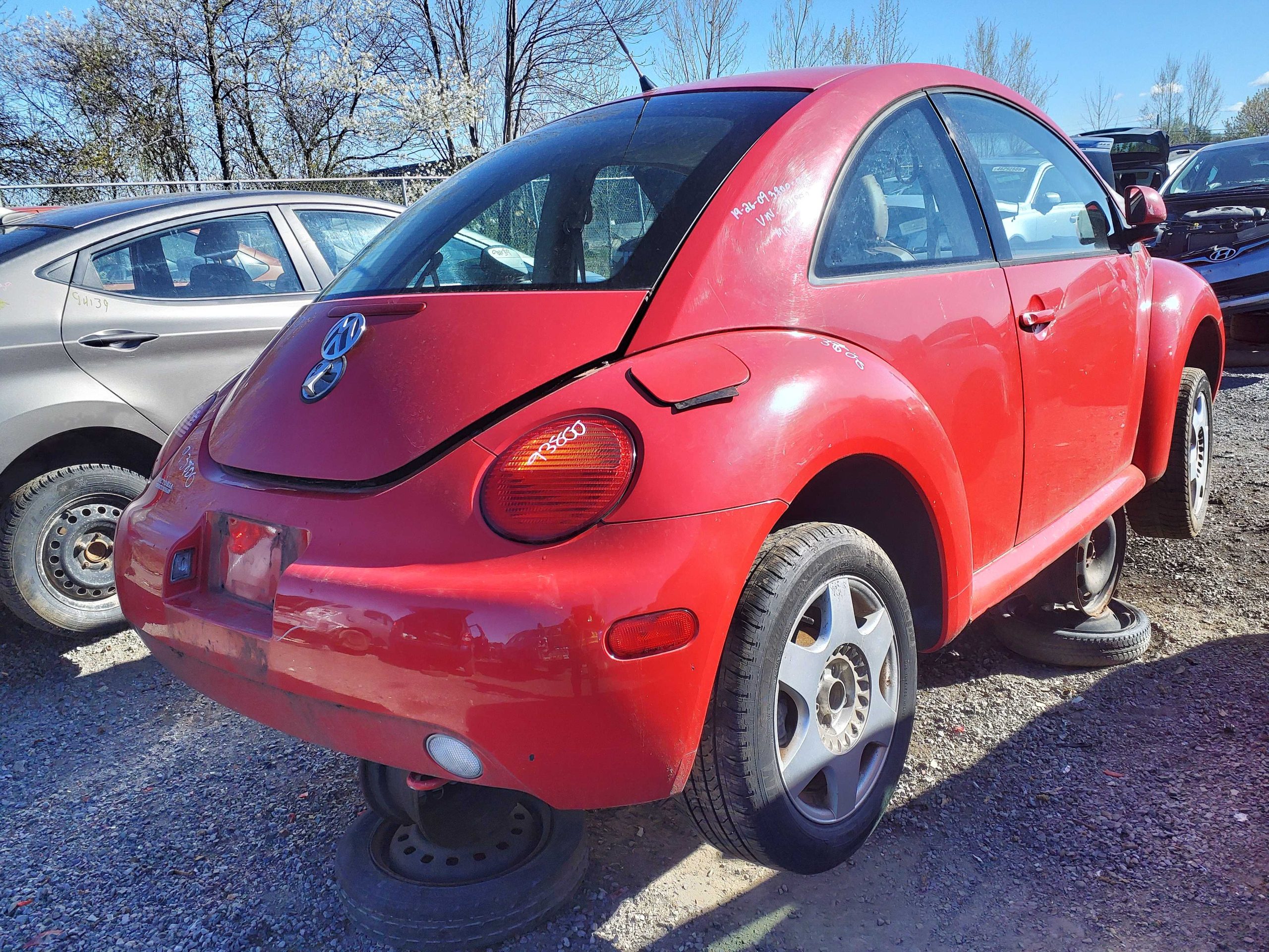 VOLKSWAGEN NEW BEETLE 1998