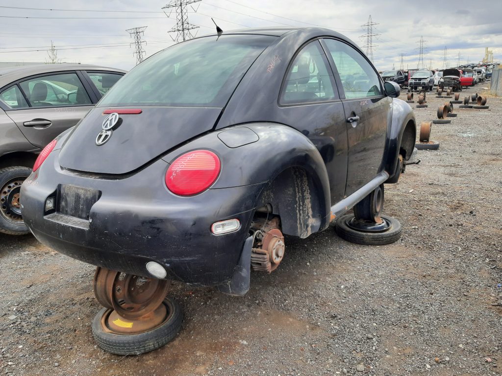 VOLKSWAGEN NEW BEETLE 2002