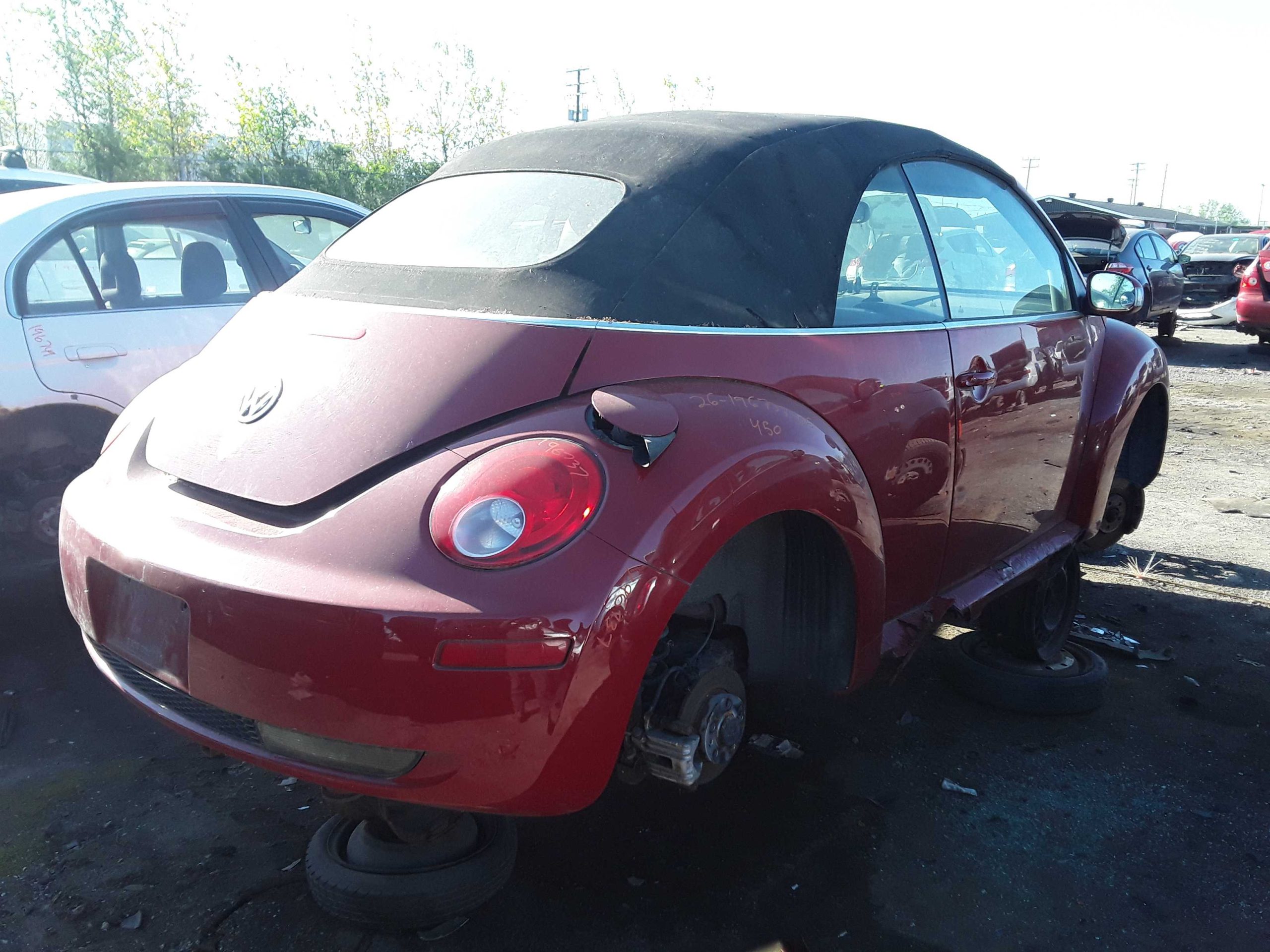 VOLKSWAGEN NEW BEETLE 2006