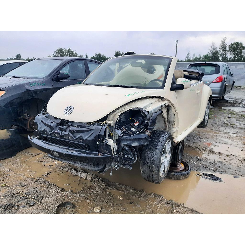 VOLKSWAGEN NEW BEETLE 2006