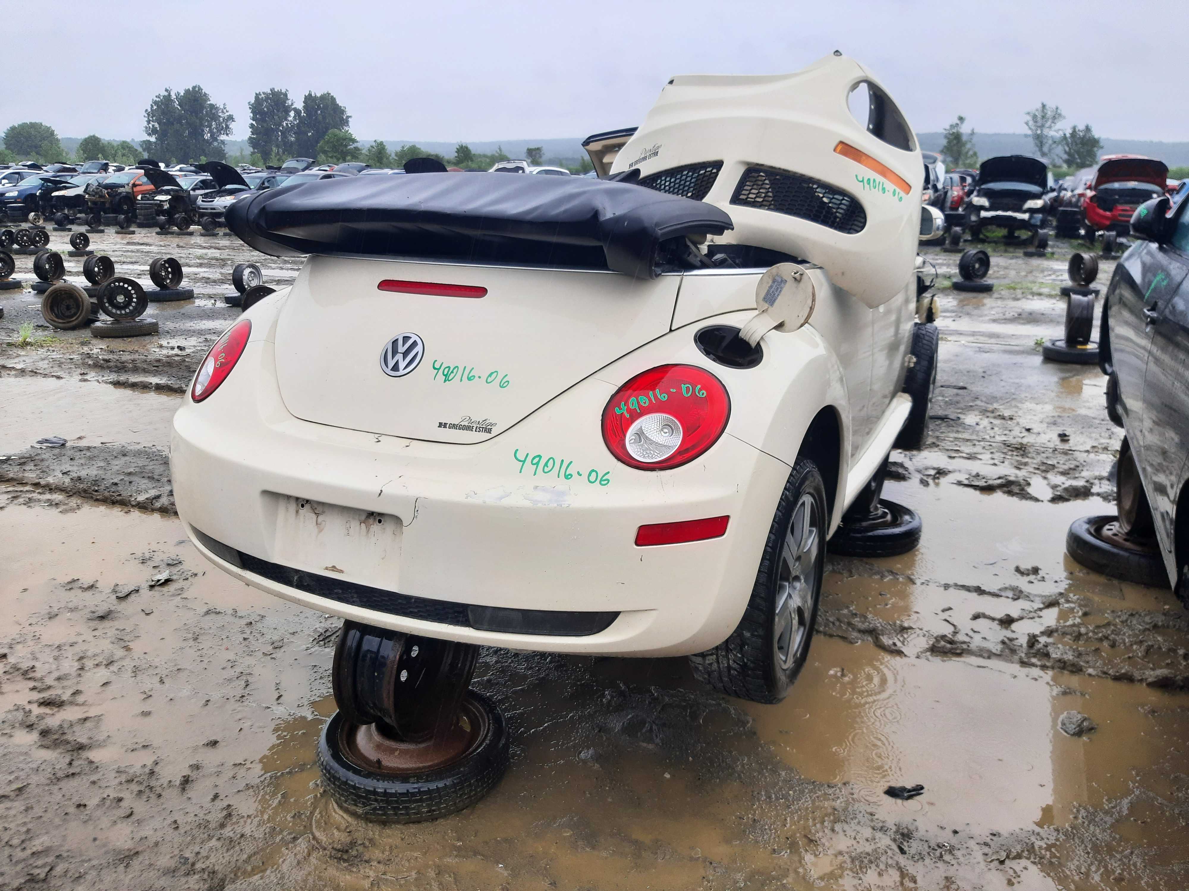 VOLKSWAGEN NEW BEETLE 2006