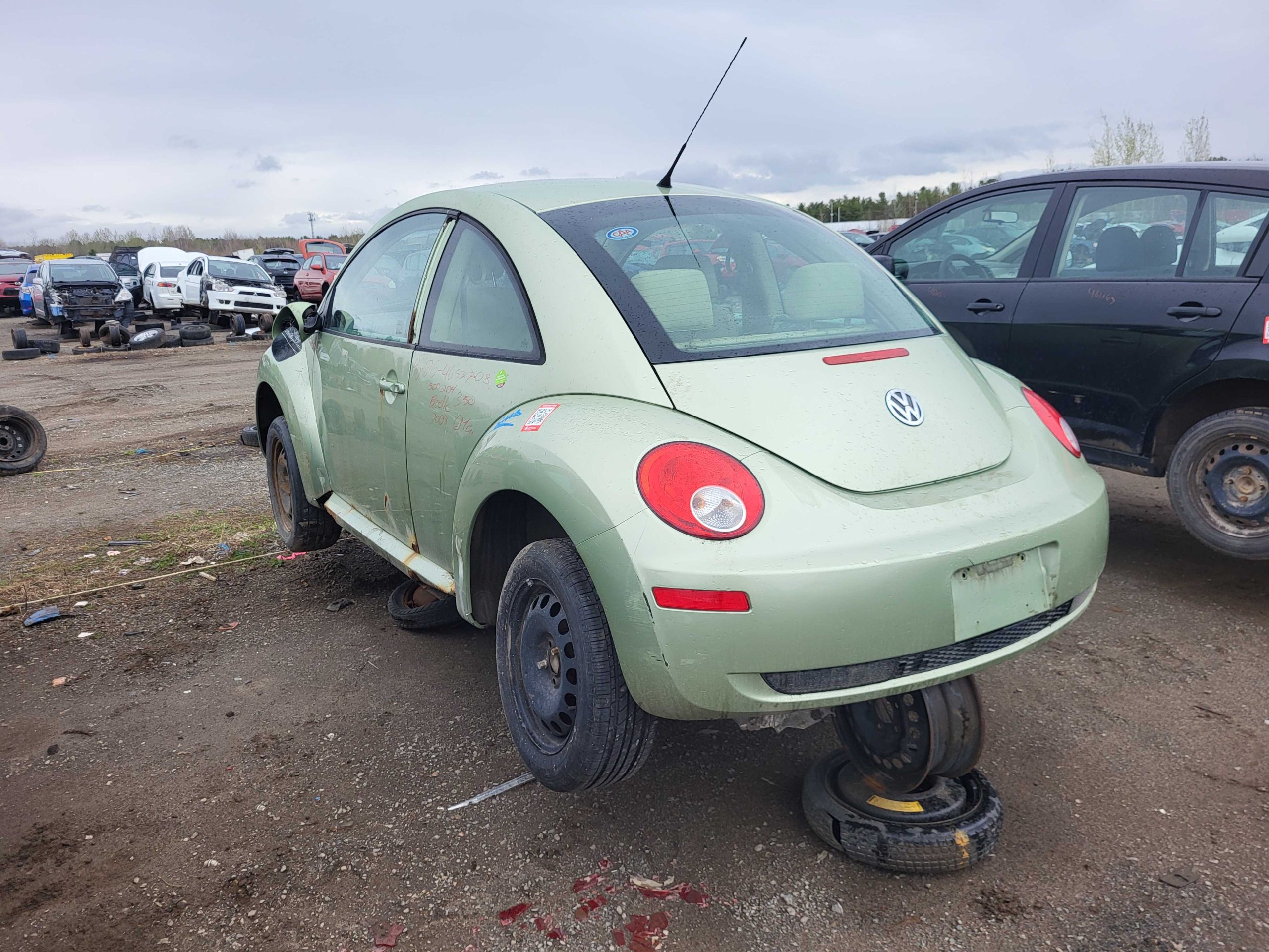 VOLKSWAGEN NEW BEETLE 2008