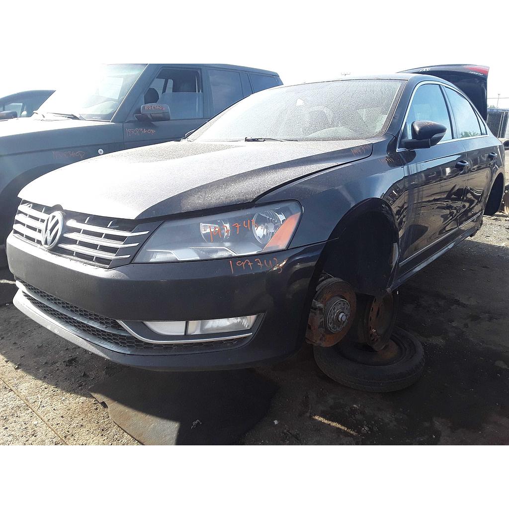 VOLKSWAGEN PASSAT 2012