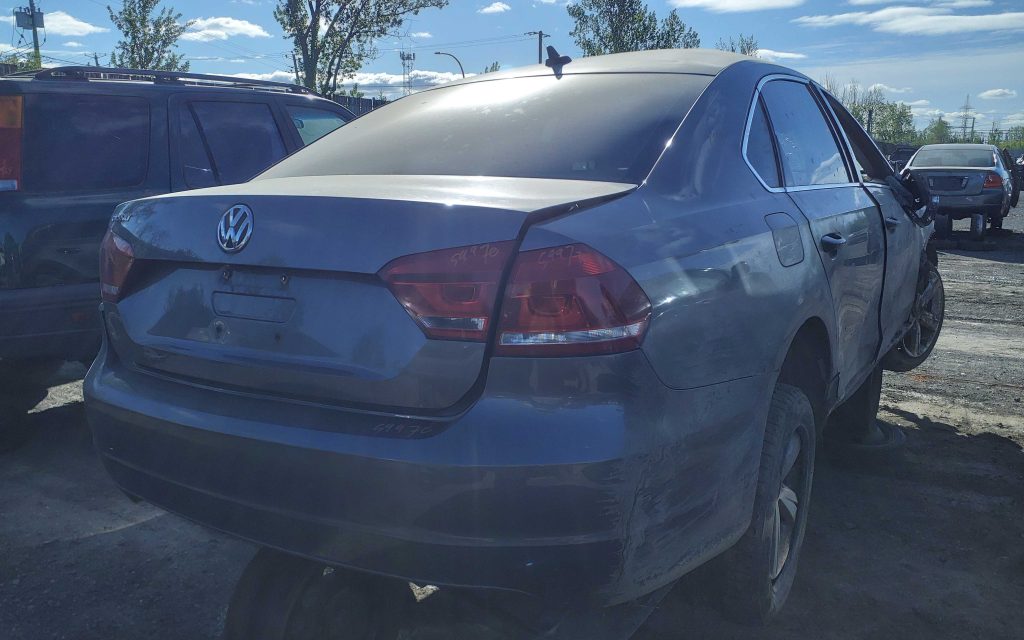 VOLKSWAGEN PASSAT 2012