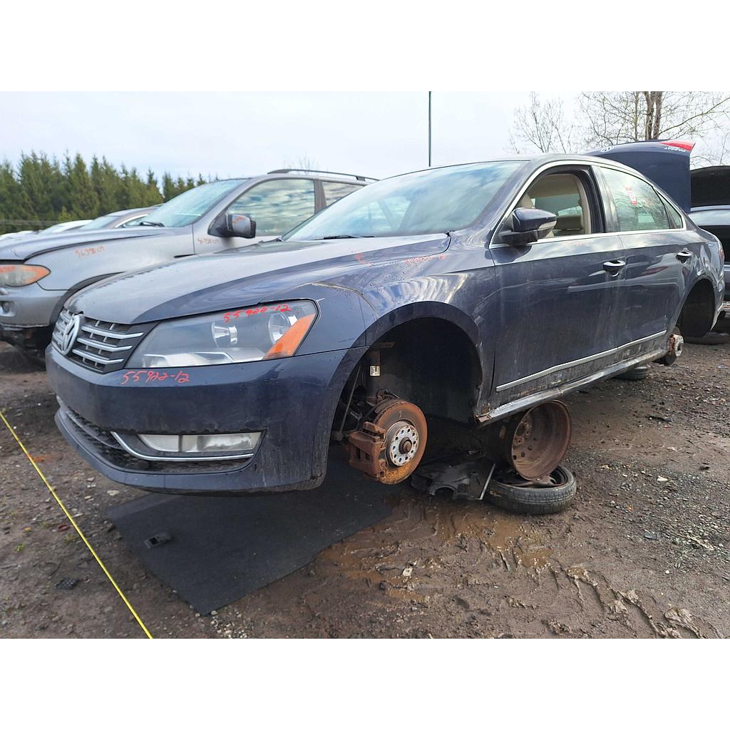 VOLKSWAGEN PASSAT 2012