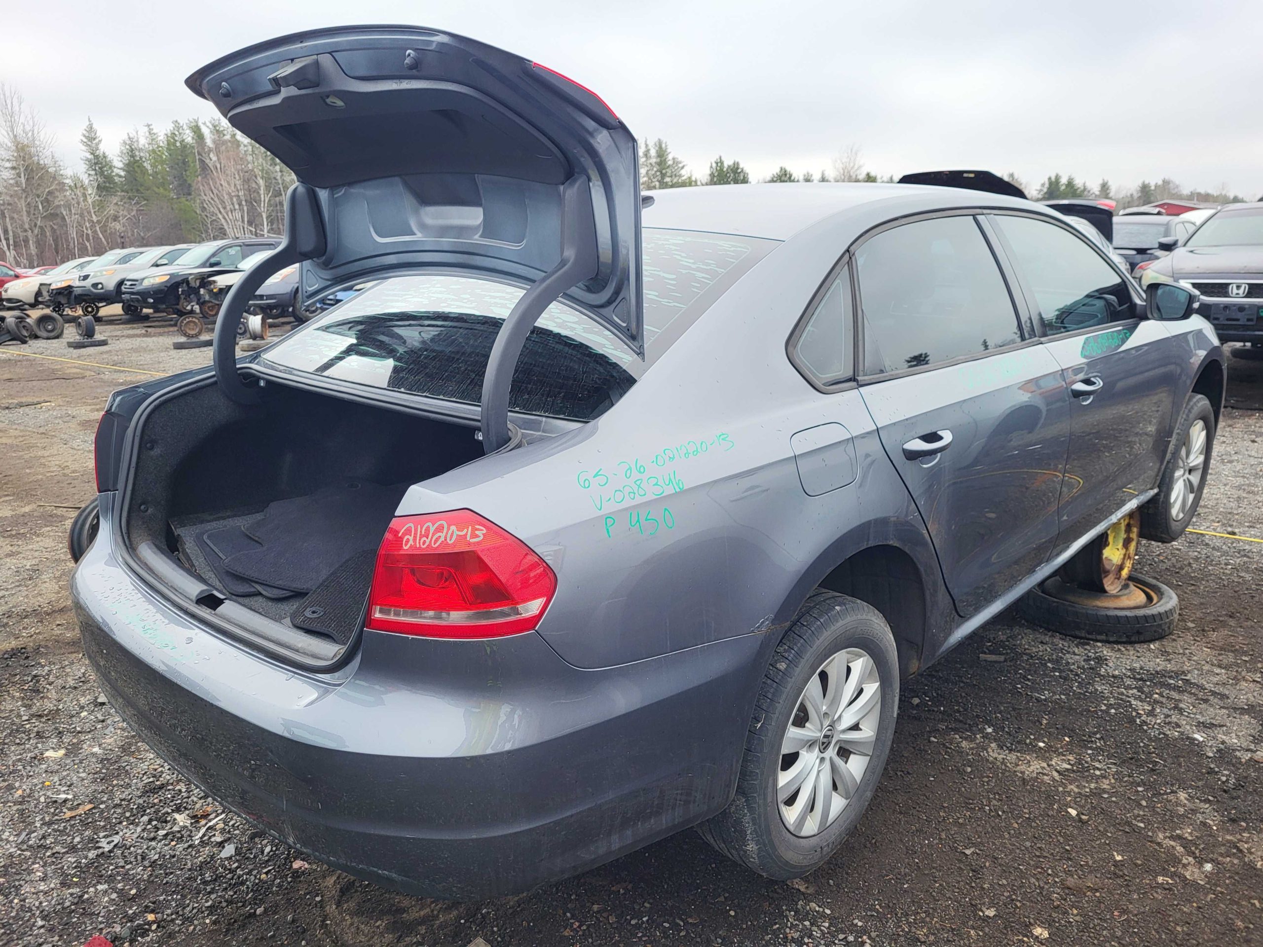 VOLKSWAGEN PASSAT 2013