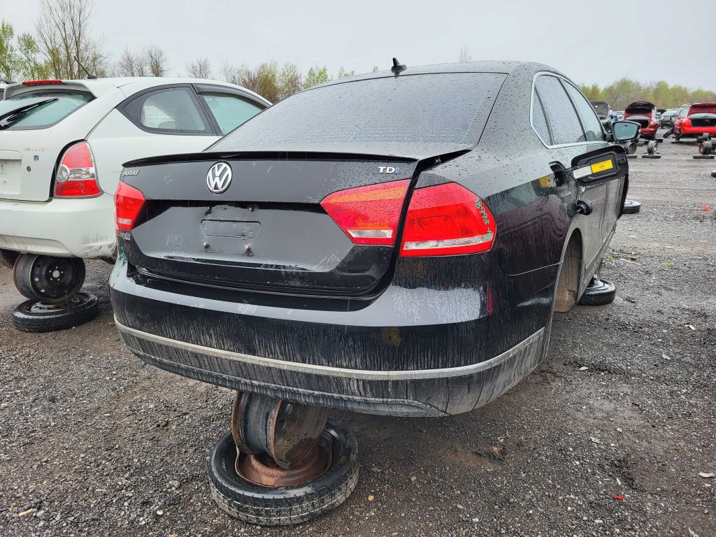 VOLKSWAGEN PASSAT 2014