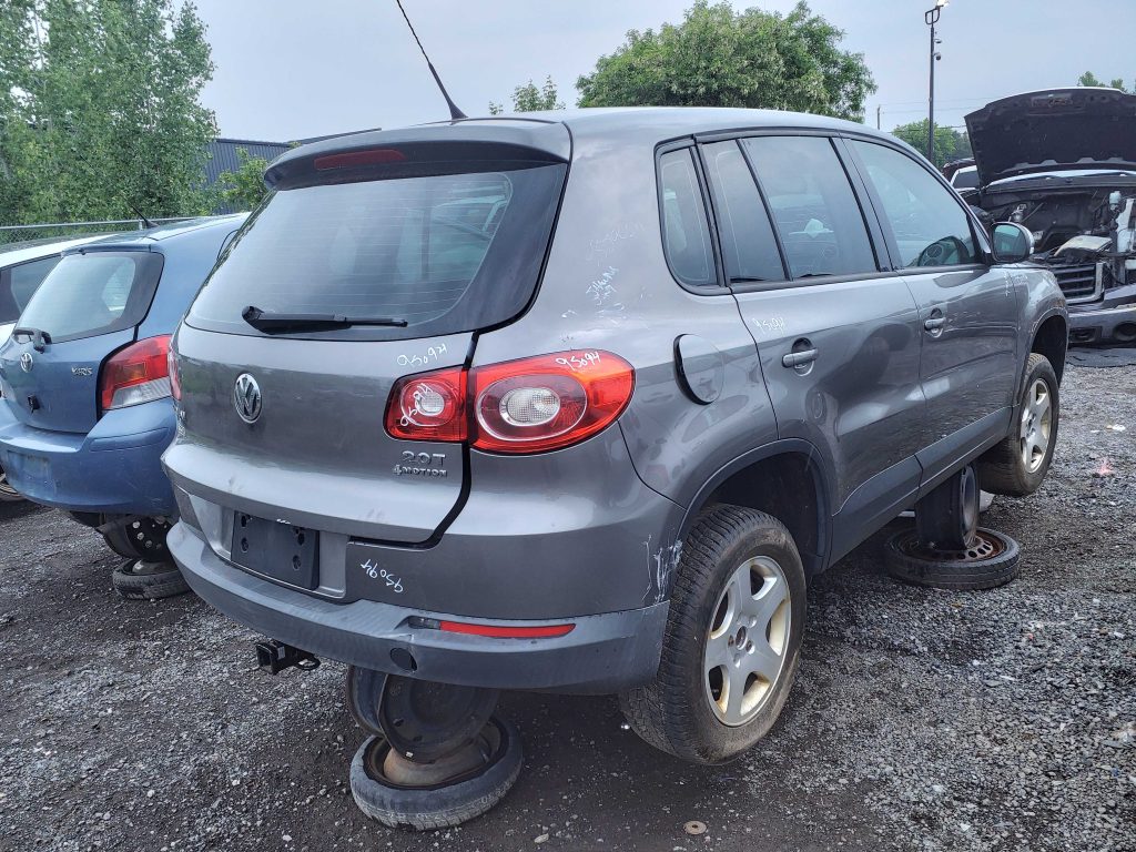VOLKSWAGEN TIGUAN 2011