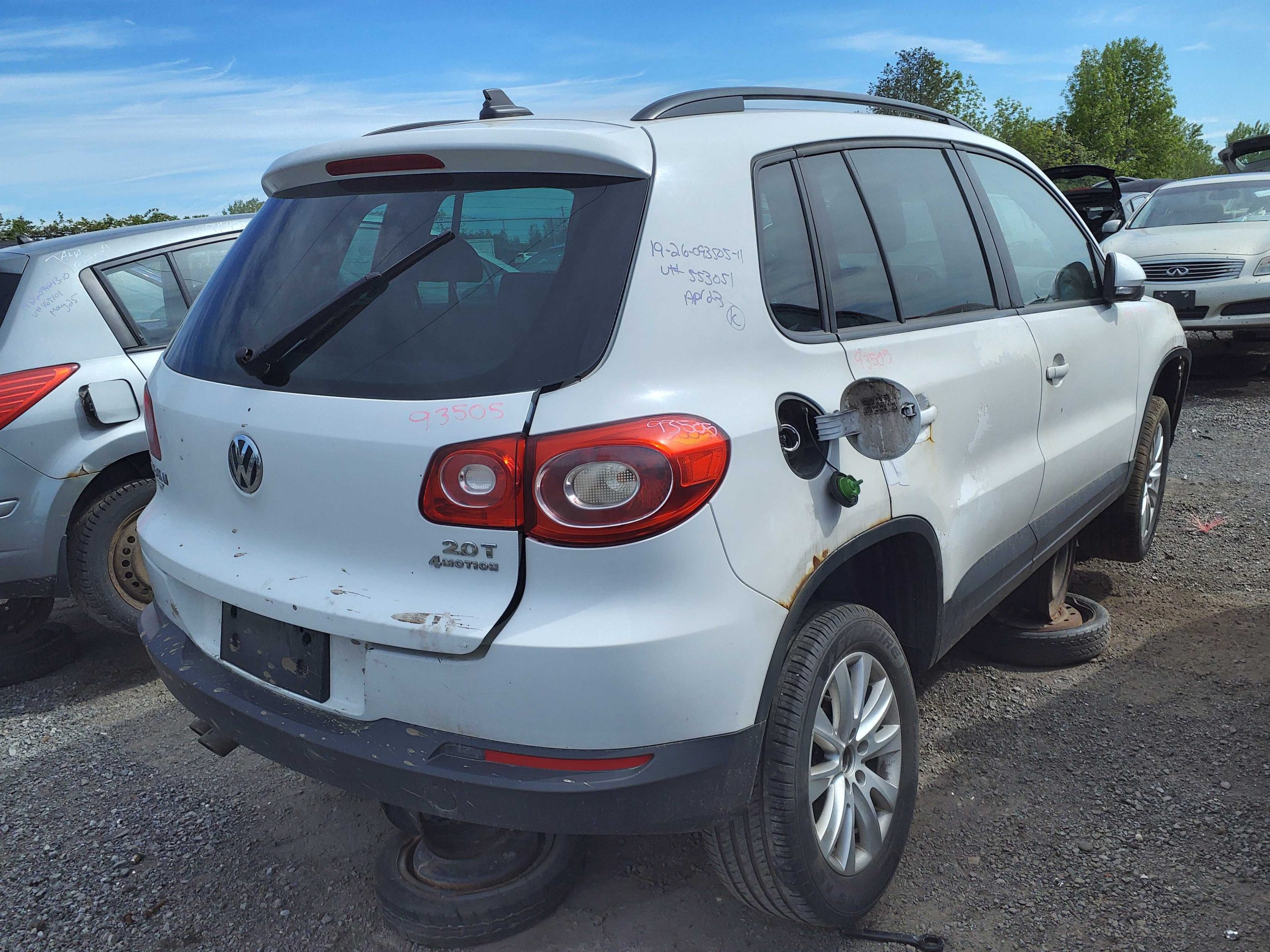 VOLKSWAGEN TIGUAN 2011