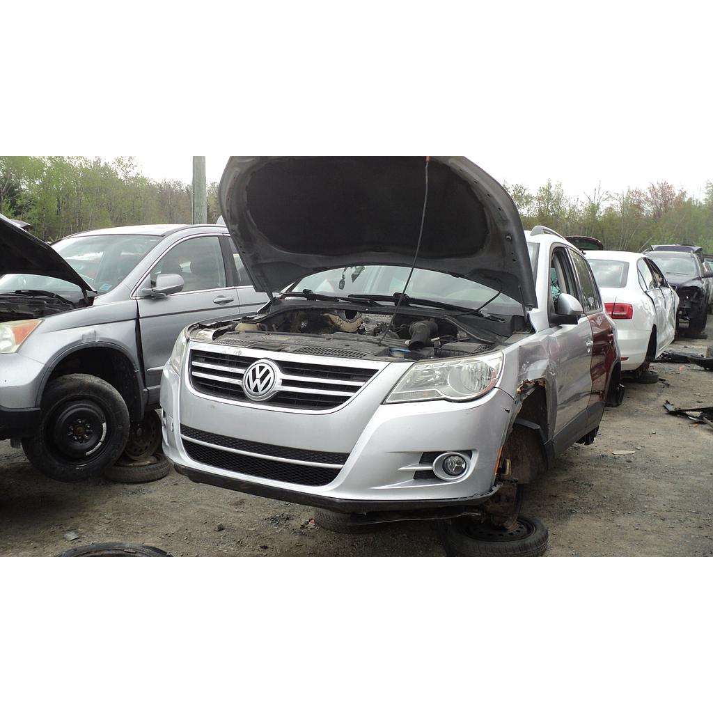 VOLKSWAGEN TIGUAN 2011
