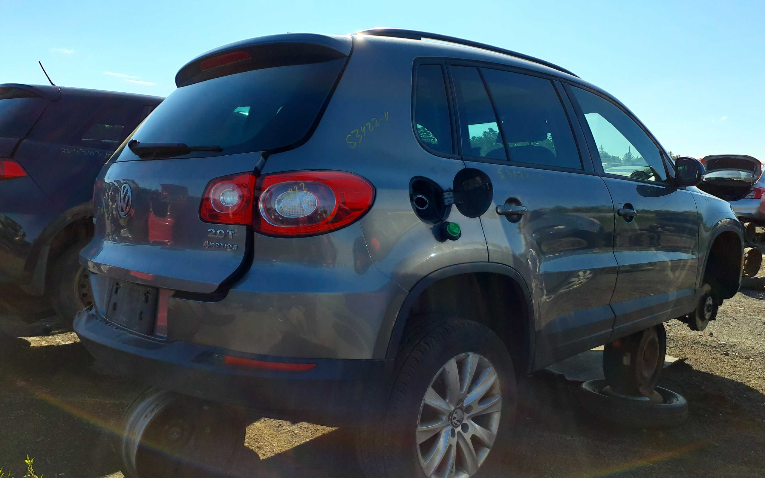 VOLKSWAGEN TIGUAN 2011