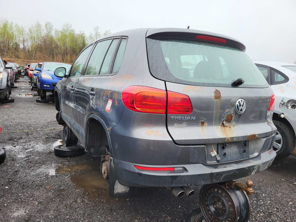 VOLKSWAGEN TIGUAN 2015