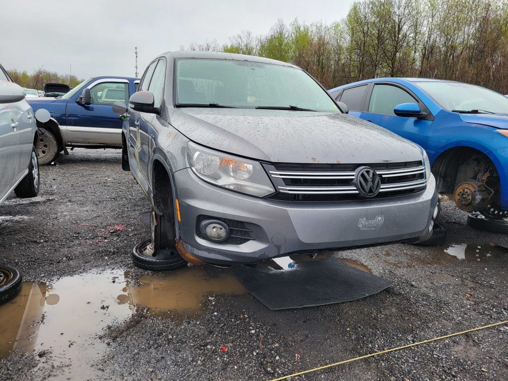 VOLKSWAGEN TIGUAN 2015