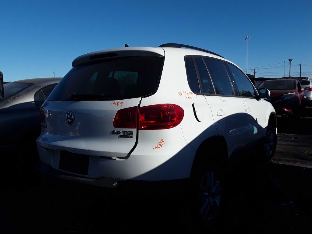 VOLKSWAGEN TIGUAN 2015