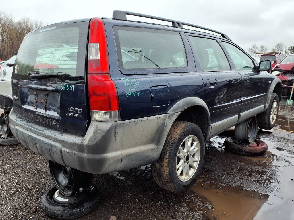 VOLVO V70 2004