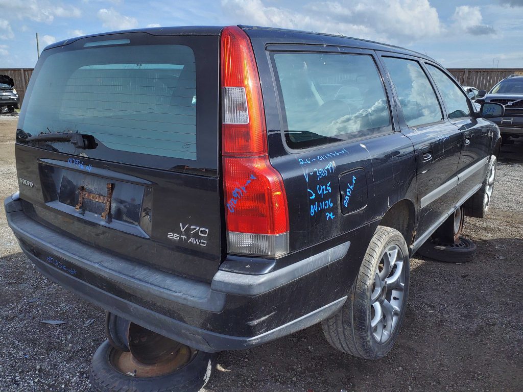 VOLVO V70 2004