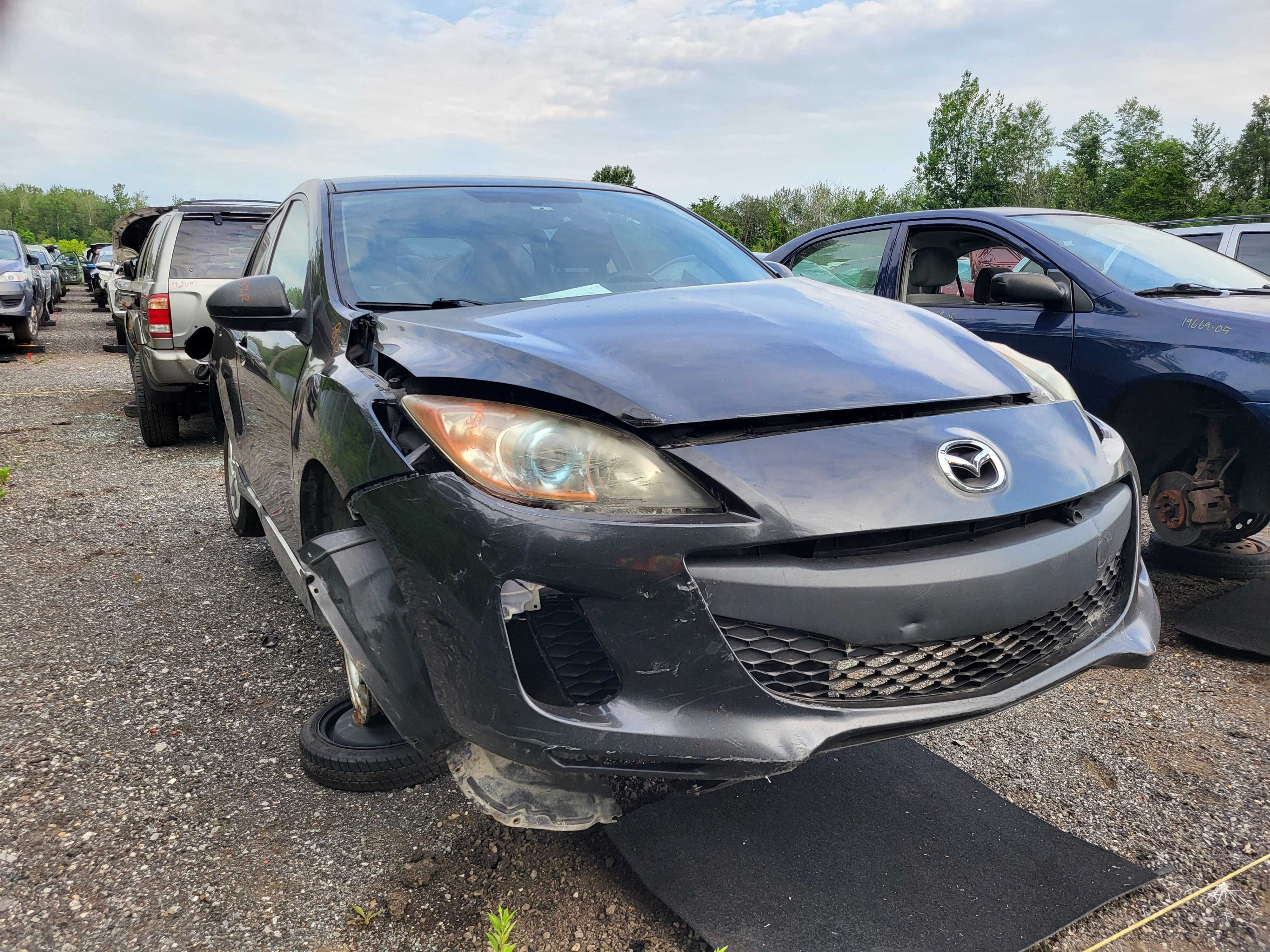 MAZDA MAZDA3 2012