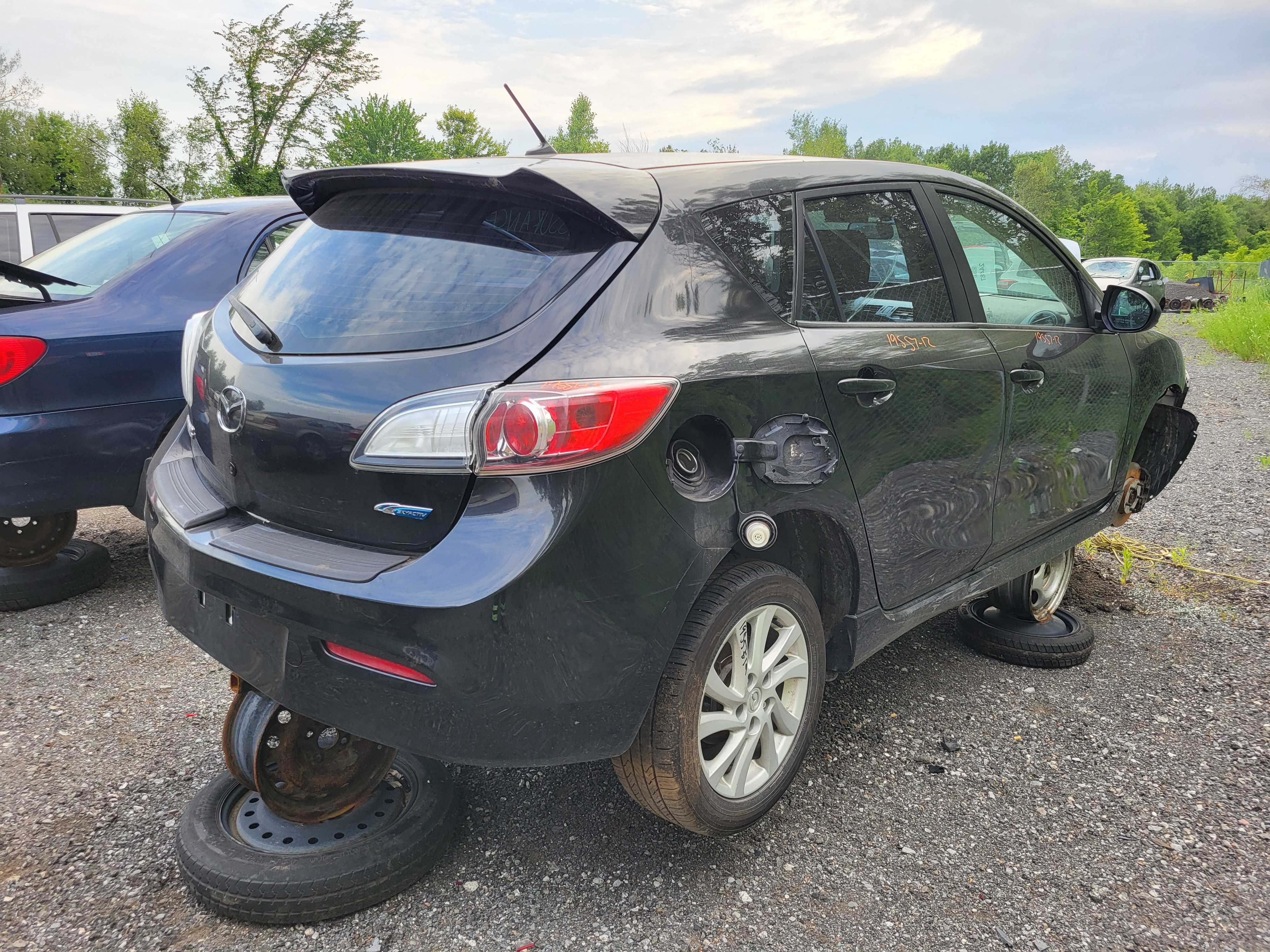 MAZDA MAZDA3 2012
