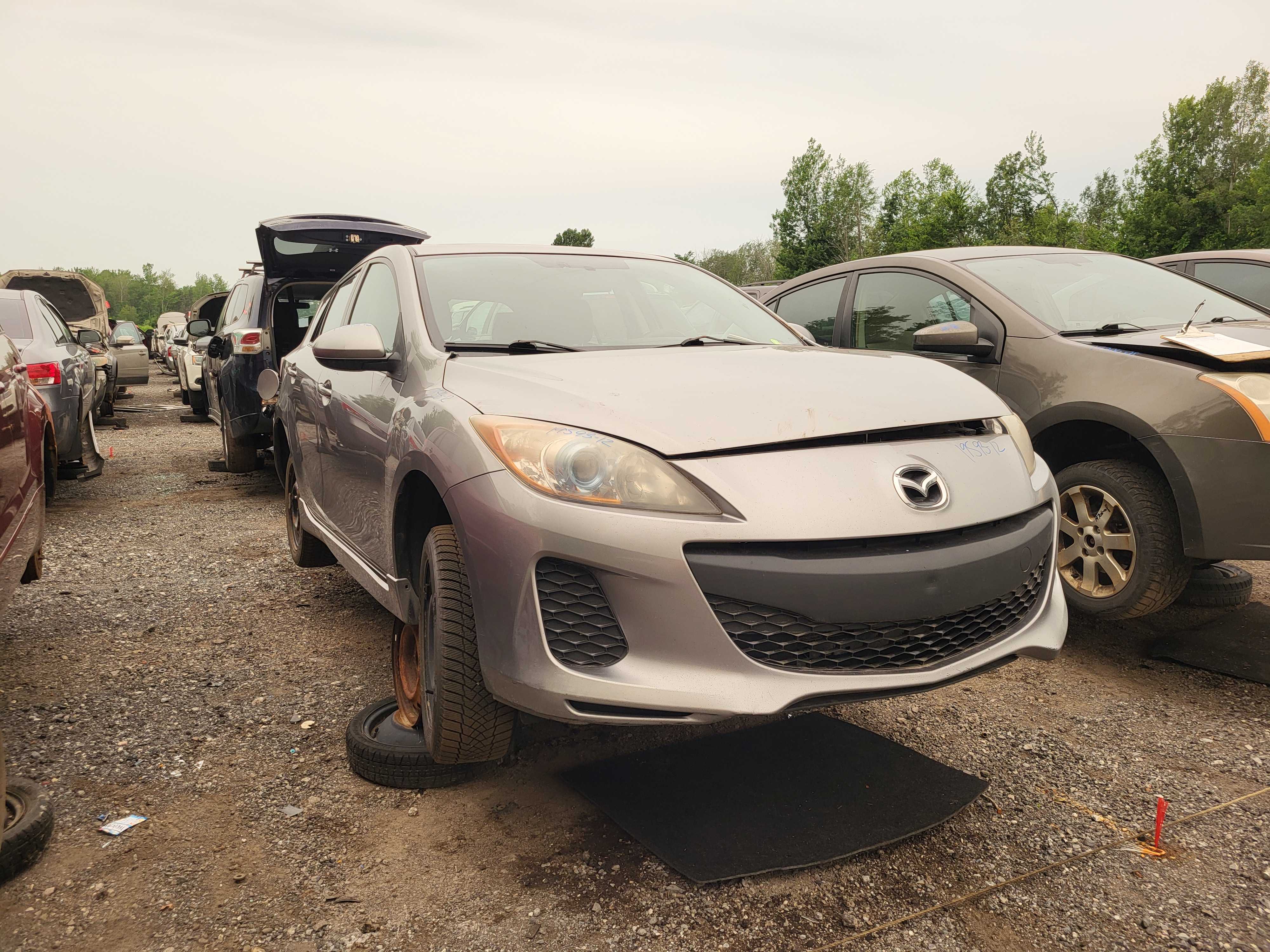 MAZDA MAZDA3 2012