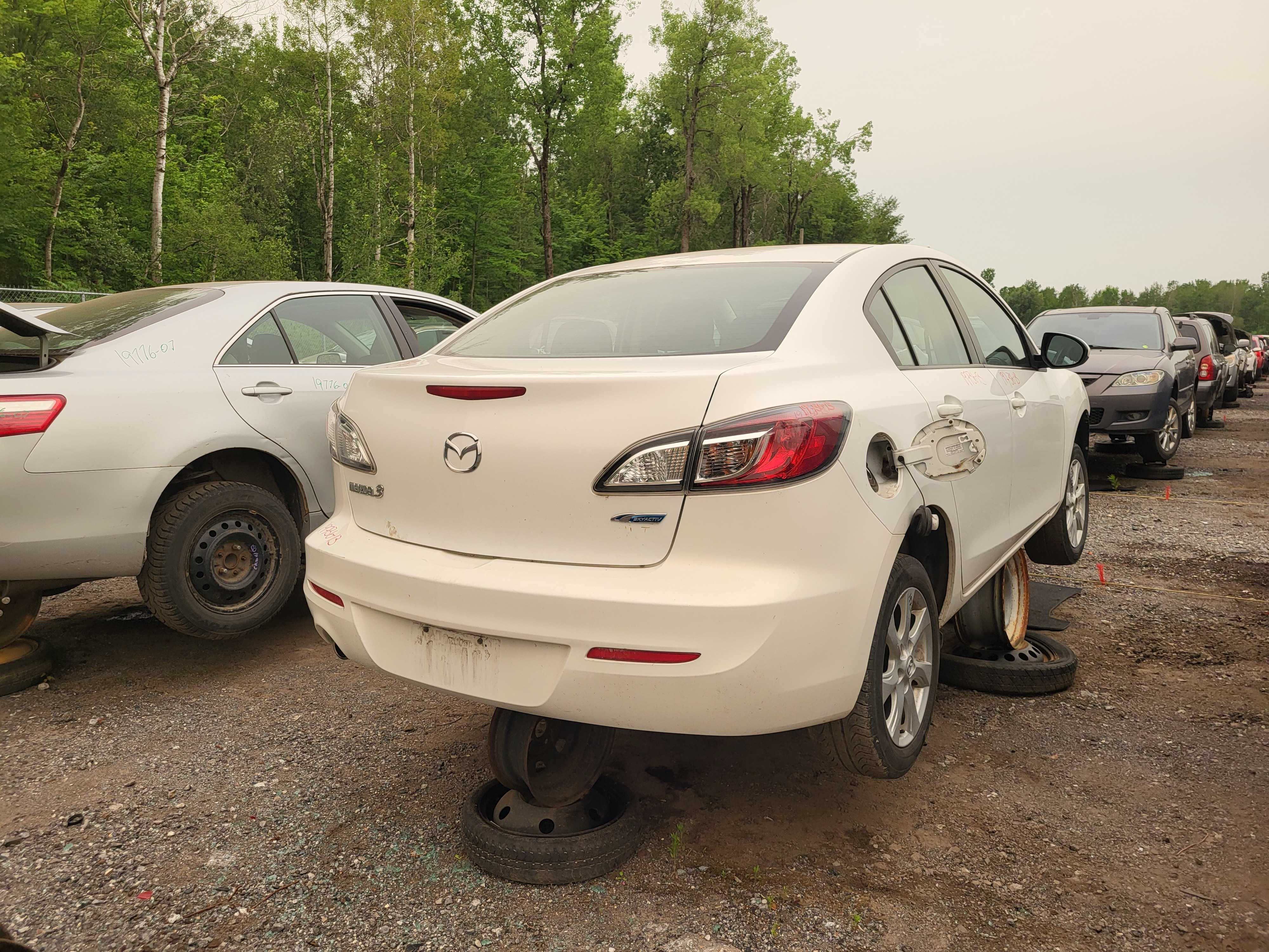 MAZDA MAZDA3 2013