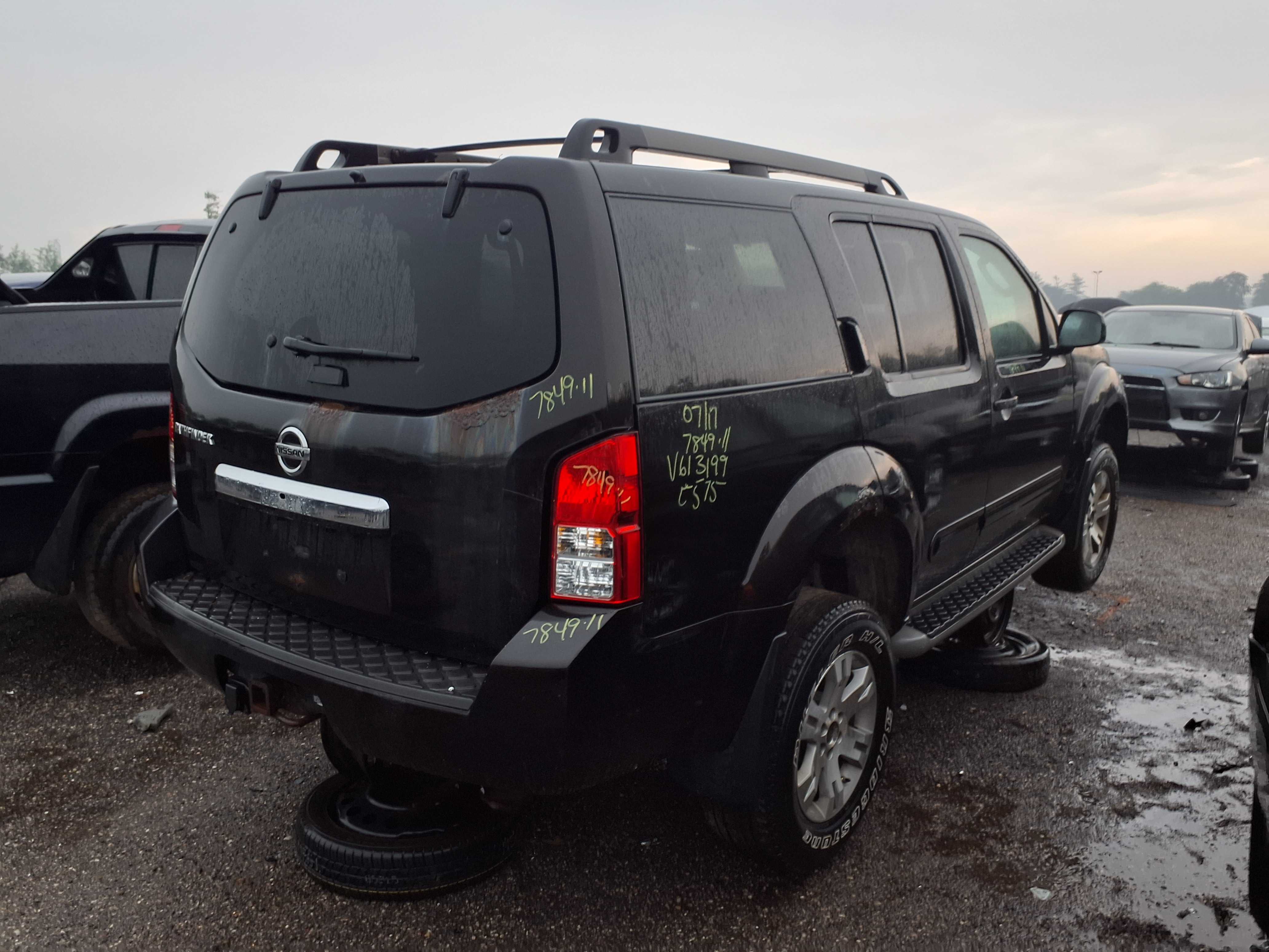 NISSAN PATHFINDER 2011