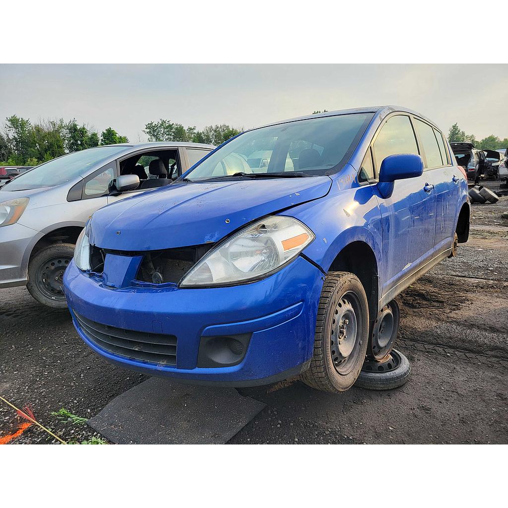 NISSAN VERSA 2011