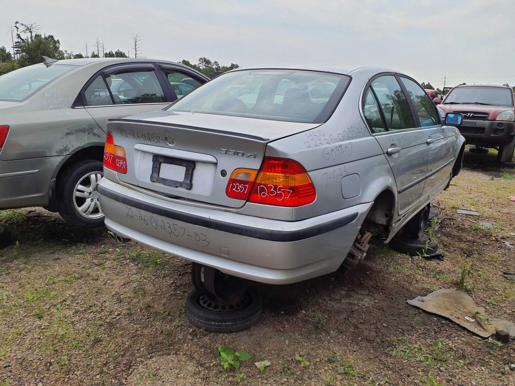 BMW 330 2003