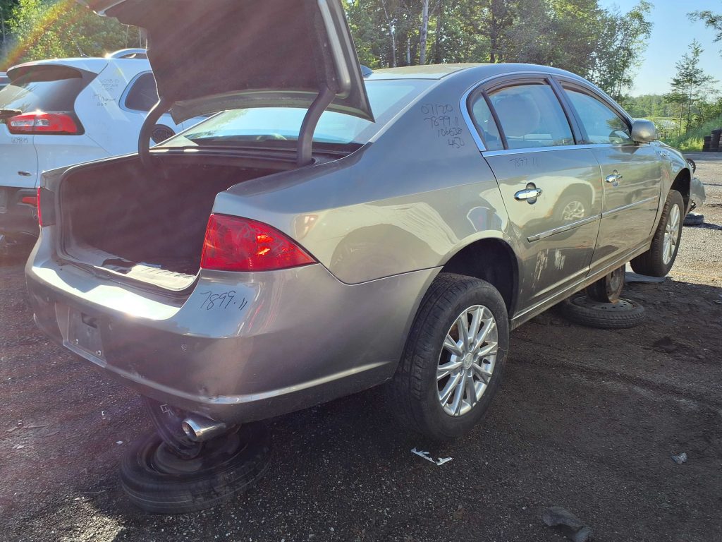 BUICK LUCERNE 2011